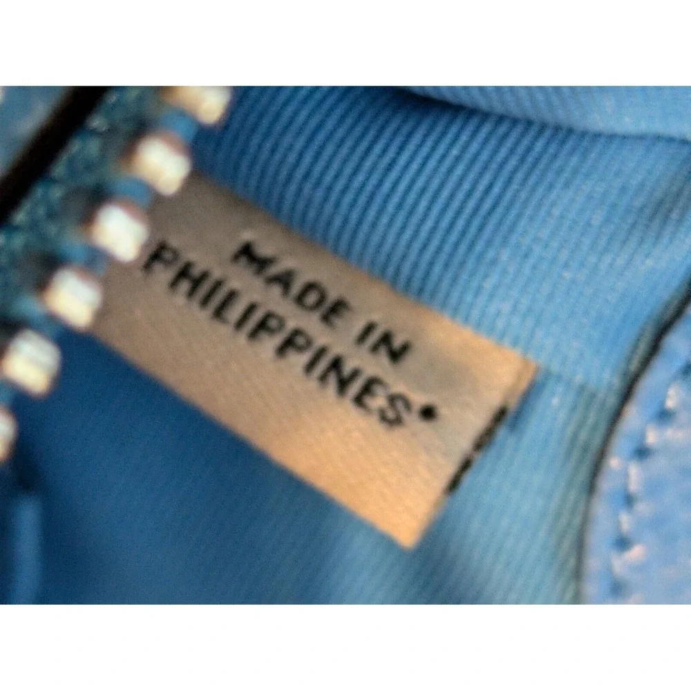 Coach New York Hipster Blue Pebbled Leather Crossbody Purse Strap 9 x 9 In